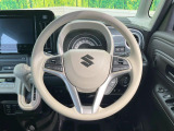 インテリアに合わせたデザインのステアリングは、運転される方のことも考え、運転しやすい形状、大きさです。是非一度、実際に触ってお確かめください。