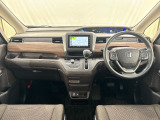 いつでも気持ちよく運転できて、使い勝手のいい収納や体をケアするシート、細部にまでこだわったインテリア♪