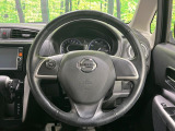 【純正革巻きステアリング】上質な革を使用することで、手にしっかり馴染みとても運転しやすいハンドルです♪