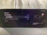 フォワードセンシングカメラで認識した交通標識をディスプレイに表示し、交通標識の見落とし防止を図り、安全運転を支援します。