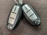 インテリジェントキー★このキーが車内にあればエンジンプッシュスタートボタンを押すとエンジン始動可能です!!