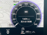 新車拠点のデモカー(試乗車)で使用していた車両です。弊社整備工場にて点検整備を行ったうえで新車保証を継承いたしますのでご安心ください。