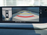 360&deg;ビューモニターを搭載しています。コーナーセンサーと合せてお使いいただくことで、安全、安心にお車の取り回しを行っていただけます。