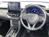 運転席まわりです。 各操作スイッチは使いやすい位置に配置されてます。