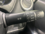 【オートライト】周りの明るさに応じて自動でヘッドライトの点灯・消灯ができる機能です!ライトの付け忘れ・消し忘れなどが無くなり、雨の日や夕方の走行も安心!トンネル通過時も便利ですね♪