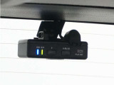 ◆リアにもドライブレコーダーを装備しております◆映像・音声などを記録する自動車用の装置です。もしもの事故の際の記録はもちろん、旅行の際の思い出としてドライブの映像を楽しむことができます。