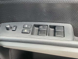 パワーウインドウ(運転席:ワンタッチ、キーオフ後作動、挟み込み防止機構付)付きです。