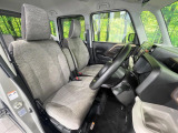 運転席シート廻りは使用感も少なく、良好な状態となっています。丁寧に使われていたことがよくわかりますね。