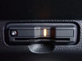 ■【ETC車載器】が装備されています。セットアップをしてお渡しとなり、ETCカードを差し込むだけで高速道路の利用が可能です。