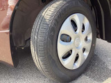 純正13インチフルホイールキャップでスタイルバッチリ!145/80R13タイヤです