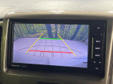 【バックカメラ】駐車時に後方がリアルタイム映像で確認できます。大型商業施設や立体駐車場での駐車時や、夜間のバック時に大活躍!運転スキルに関わらず、今や必須となった装備のひとつです!