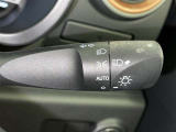 トンネルなど、周囲の明るさの変化でランプ類を自動オン・オフするコンライトです(消し忘れ防止機能付)