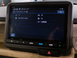 CD、DVD、Bluetooth、AM、FM、AUX、スマートフォン接続ができます。