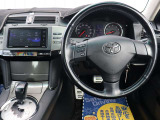 お車選びをお楽しみ頂けるよう、在庫車の展示スペースを十分に確保しております。