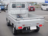 〔抗菌・坑ウイルスコート〕日産純正車内除菌の抗菌・坑ウイルスコート施工をご希望のお客様にサービスさせて頂いております・施工後はしばらくの間、若干のアルコール臭が残ります。