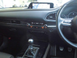 マツダコネクト、ナビゲーションシステム付きです。またAndroidオートやApple CarPlayにも対応しております。