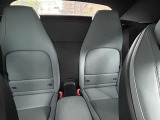 メルセデス・ベンツの定める厳しい基準をクリアしたお車のみをご案内させて頂きます。納車前整備はメーカー規定に基づき当店3Fの指定工場で入念に行なわれます。熟練のメカニックがお客様のお車を整備致します。