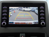 バックカメラ装備しております。駐車時に大変役に立ちますよ。駐車が苦手な方にも便利機能です。