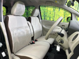運転席シート廻りは使用感も少なく、良好な状態となっています。前オーナー様が丁寧に使っていたことがよくわかりますね。