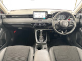 いつでも気持ちよく運転できて、使い勝手のいい収納や体をケアするシート、細部にまでこだわったインテリア♪