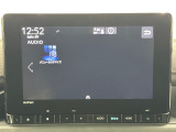 スマートフォンのような操作感の静電式タッチパネル。