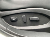 運転席にはパワーシート、電動ランバーサポートも備わっており、長距離運転を快適にしてくれます♪