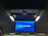 【9インチフリップダウンモニター】大画面モニターで後席でもエンタメをお楽しみいただけます。小さなお子様にも大人気の装備です♪