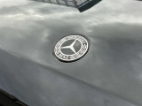 人間工学をもとに設計されたメルセデス・ベンツのシートは、柔らか過ぎず長距離のドライブでも疲れにくい構造になっております。車の運転で腰に負担を感じられる方は是非一度お試しください。