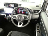 【運転席】運転席周りの画像です。プロの手で隅々までクリーニングしています。ご来店いただき実際に見てみてくださいね☆
