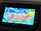 【バックカメラ】駐車時に後方がリアルタイム映像で確認できます。大型商業施設や立体駐車場での駐車時や、夜間のバック時に大活躍!運転スキルに関わらず、今や必須となった装備のひとつです!