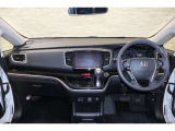 操作性に優れた運転席となります!小物入れや各ボタンの配置にこだわり、使いやすいです!座り心地もよく視認性も良好なのでロングドライブもお任せ下さい!