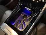 携帯電話のワイヤレス充電機能・タイプCのスポットがついております。