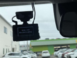 万が一のトラブルのときにも役に立つドライブレコーダーを装備しています。側面衝突や幅寄せ・割り込み対策に!