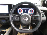 運転が楽しくなる明るく開放的な運転席まわりです。