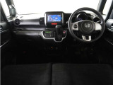 ◆視界広々で非常に運転しやすくロングドライブでも疲れを感じさせないすっきりとまとまったインパネ周りです。