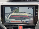 【バックモニター】バックカメラが装着されています。車庫入れが苦手な方もこれがあれば安心ですね