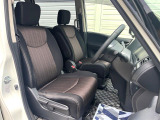 運転席シート廻りは使用感も少なく、良好な状態となっています。丁寧に使われていたことがよくわかりますね。