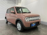 車内は内装デザインやインテリアがお部屋のような落ち着きのある空間