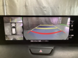 狭い場所での駐車やすれ違いなどでより的確な運転操作に役立つ360&deg;ビューモニターが装備されています。