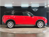☆MINIの車の始まりは大人四人がギリギリ乗れるコンパクトな車です!!今となっては3ナンバーですが、もともとは5ナンバーの車でした!!