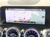 ●純正ナビ:一体感のあるナビは、高級感ある車内を演出してくれます。Bluetooth再生などオーディオ機能も充実しておりますので、運転もより楽しめます♪