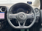 【ステアリングスイッチ】運転中、前方から目線をそらすことなく、オーディオ等の操作が可能な便利機能!安心&快適なドライブを演出してくれます♪