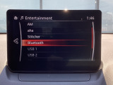 Bluetoothに接続することで、スマートフォンに入っている音楽アプリを車内で楽しめたり、通話が出来ます♪
