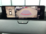 狭い場所での駐車やすれ違いなどでより的確な運転操作に役立つ360&deg;ビューモニターが装備されています。