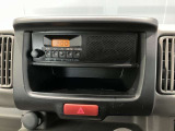 純正ラジオチューナーです♪別途費用でナビゲーションの取り付け可能です☆