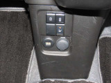 運転席シートヒーター付き!また、AタイプとCタイプの充電コネクターも装備されてます!