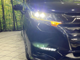 【LEDヘッドライト】悪天候や夜間走行時も良好な視界を確保し安心して運転できる高輝度LEDヘッドライトを装備!点灯速度が早く、消費電力も抑えられています。