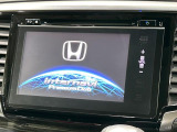 【メーカー純正ナビ】インテリアに溶け込むスタイリッシュな「専用設計」メーカーナビを装備♪視認性や操作性など基本性能にも優れ、より上質なカーライフをお楽しみいただけます。