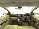 見通しのよいすっきりとした視界で、誰でも運転しやすいです。運転のしやすさは疲れにくさにも繋がりますよ♪