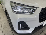 【シーケンシャルターンランプ付きLEDヘッドライト】人気の『流れるウィンカー』付きのLEDヘッドライトを装備♪高級感はもちろん、点灯時は存在感たっぷりで他車からも認識されやすく安心です。